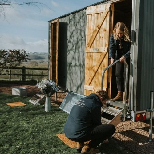 nomadic-washrooms-luxury-toilet-hire-cotswolds-huddle (3)