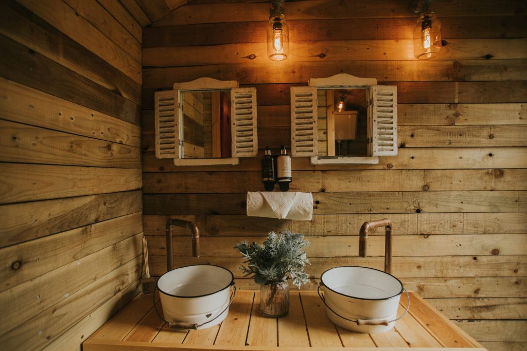 nomadic-washrooms-luxury-toilet-hire-cotswolds-huddle (4)