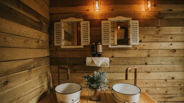 nomadic-washrooms-luxury-toilet-hire-cotswolds-huddle (4)