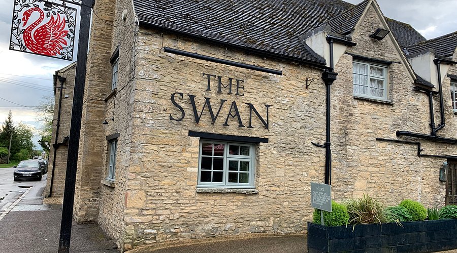 the-swan-inn-ascott-under-wychwood-cotswolds-huddle (11)