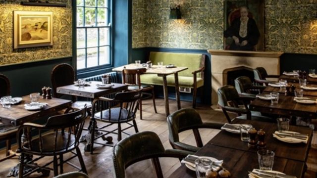 the-swan-inn-ascott-under-wychwood-cotswolds-huddle (7)