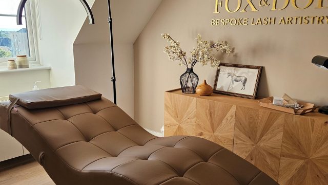 fox-and-doe-lash-artist-cheltenham-gloucestershire-cotswolds-huddle (1)