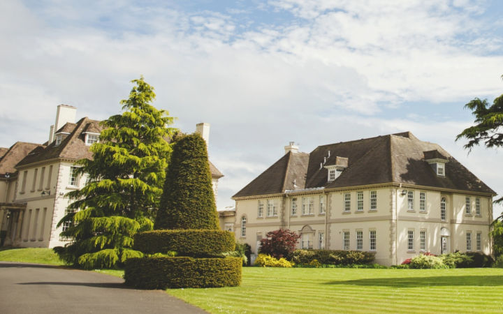brockencote-hall-cotswolds-huddle (1)