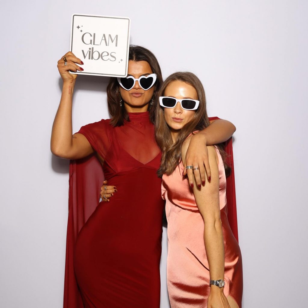 captured-by-j-and-t-cotswolds-huddle (16)