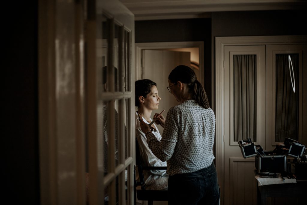 karolina-poznanska-make-up-artist-cotswolds-huddle (1)