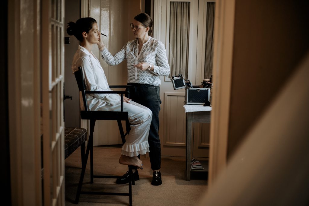 karolina-poznanska-make-up-artist-cotswolds-huddle (2)