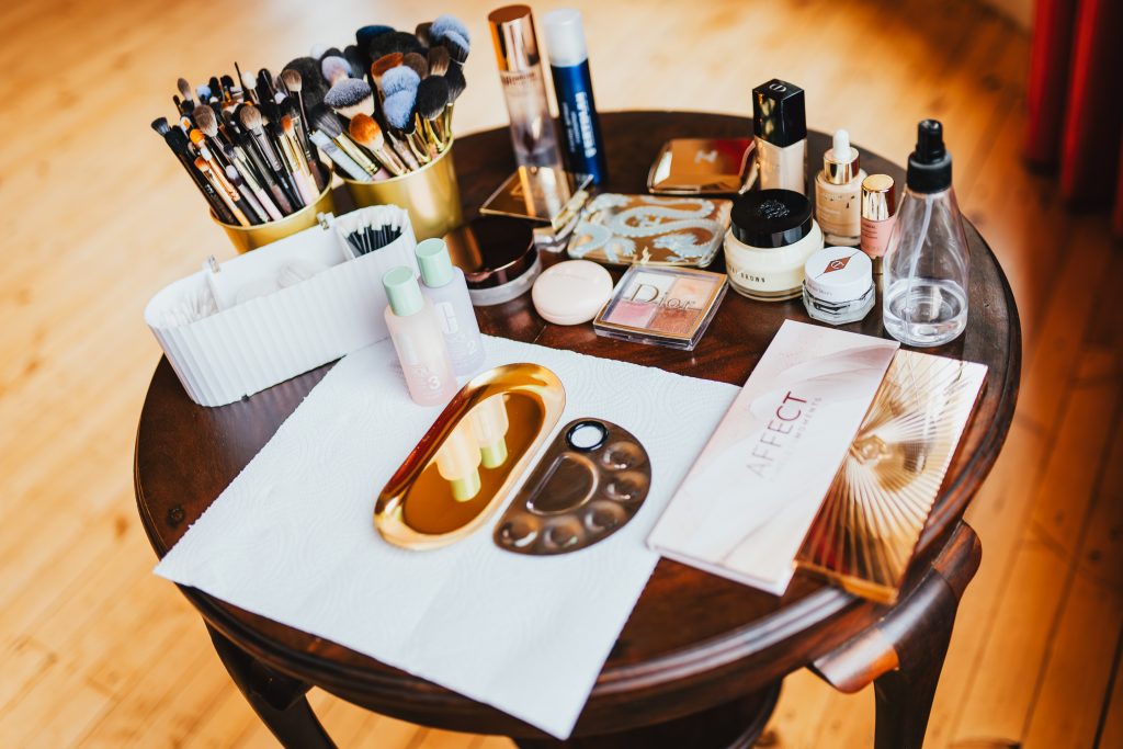 karolina-poznanska-make-up-artist-cotswolds-huddle (5)