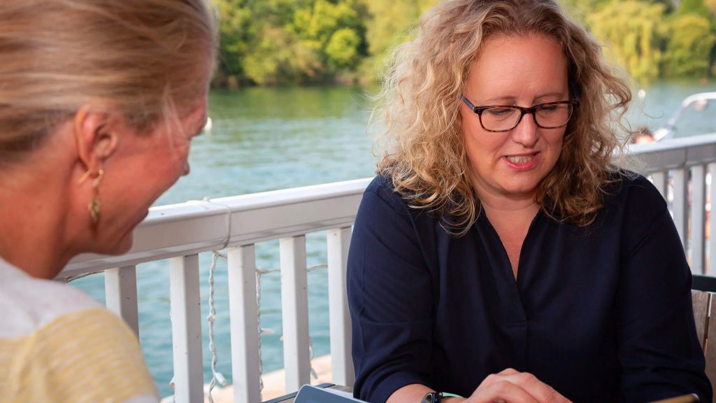 social-honeycomb-caroline-mcshane-cotswolds-huddle