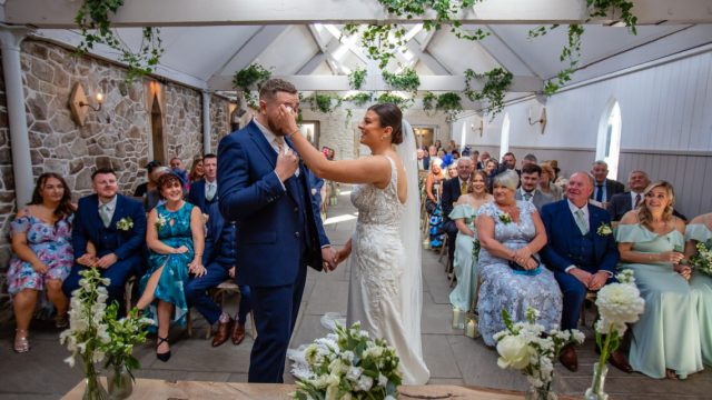 true-love-optics-wedding-photographer-cotswolds-huddle (5)