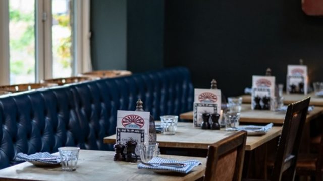 chequers-churchill-cotswolds-huddle (4)