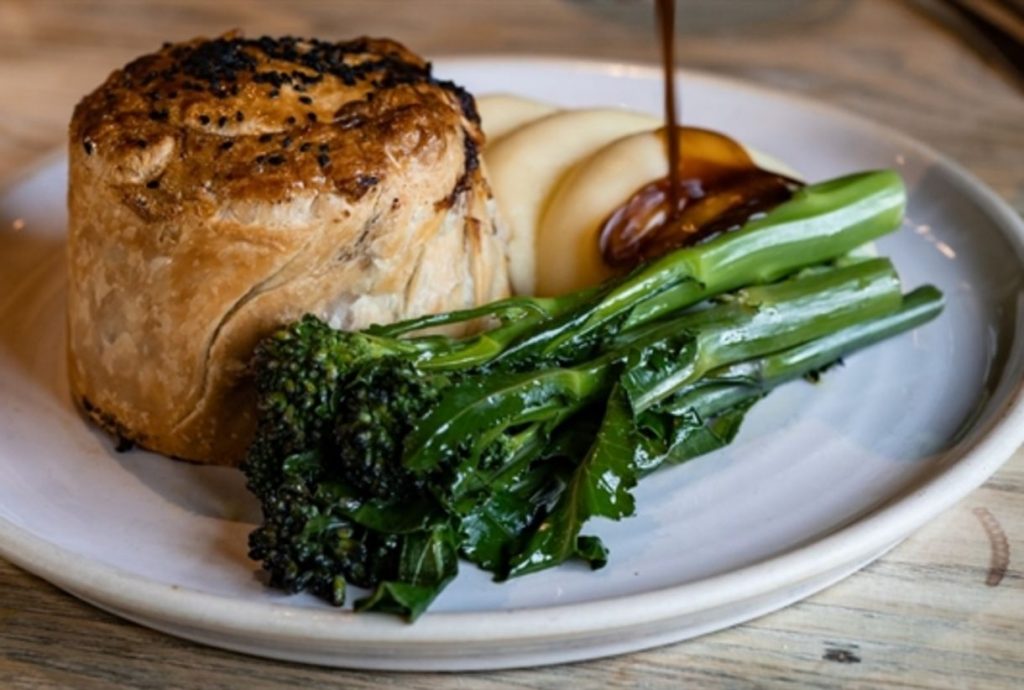 chequers-churchill-cotswolds-huddle (5)