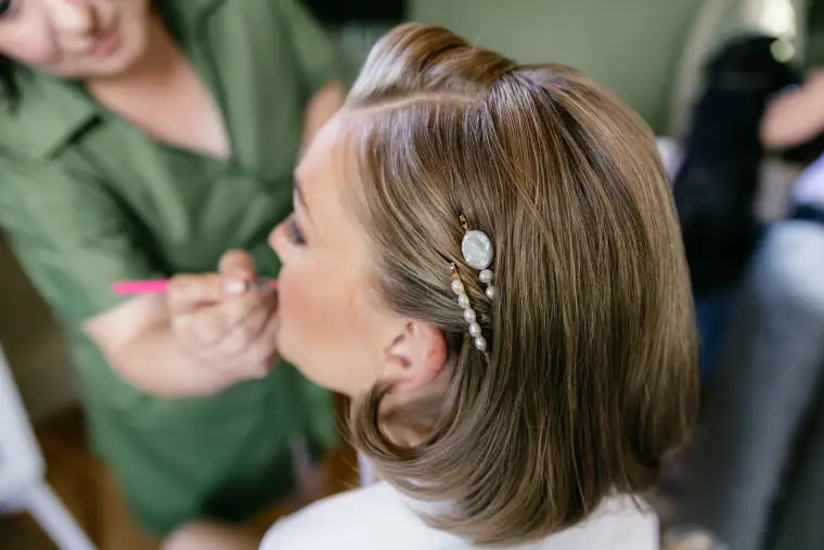 hairstyle-and-makeup-nadezhda-hardiman-cotswolds-huddle (2)