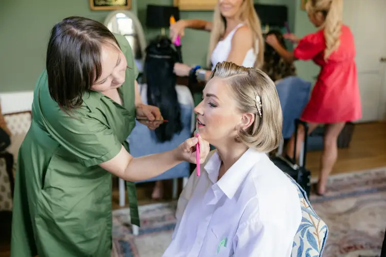 hairstyle-and-makeup-nadezhda-hardiman-cotswolds-huddle (3)
