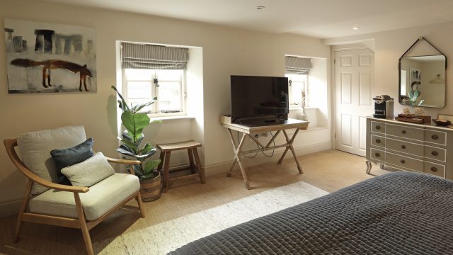 the-feathered-nest-cotswolds-huddle (2)