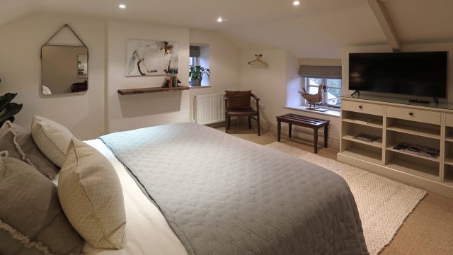 the-feathered-nest-cotswolds-huddle (5)