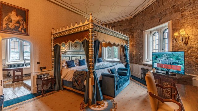 thornbury-castle-cotswolds-huddle (1)