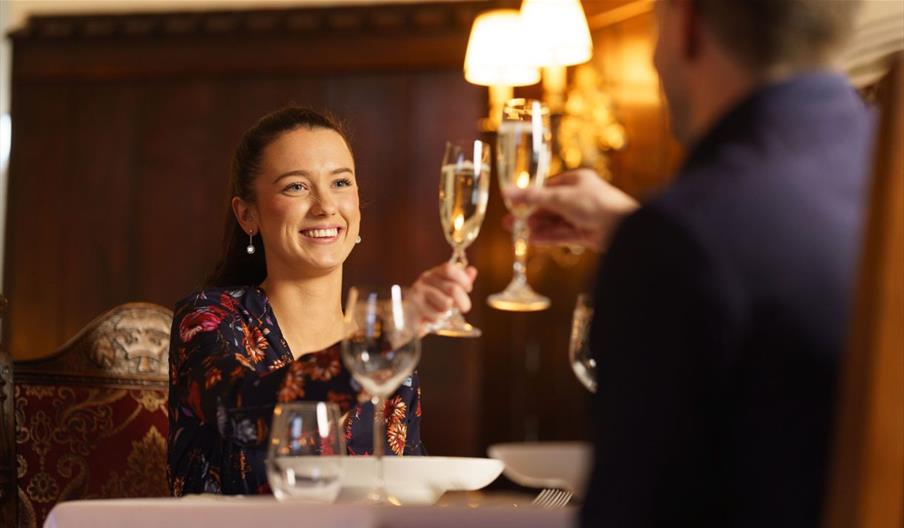 thornbury-castle-cotswolds-huddle (1)