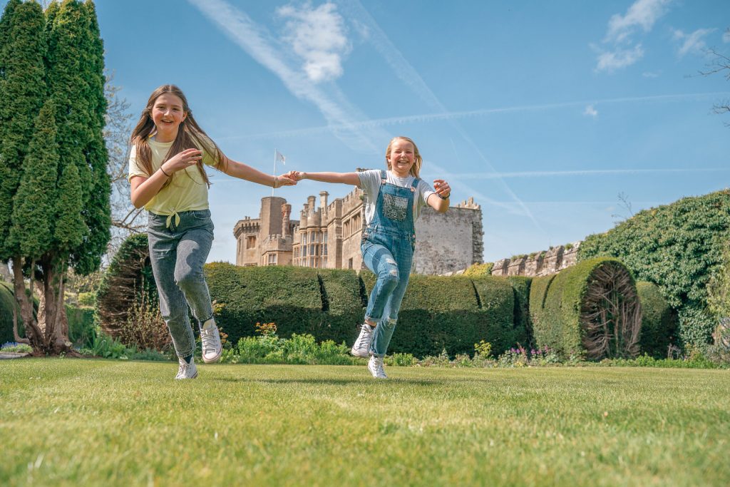 thornbury-castle-cotswolds-huddle (2)