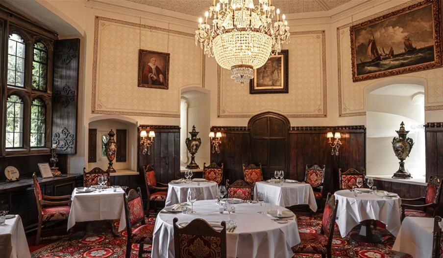 thornbury-castle-cotswolds-huddle (2)