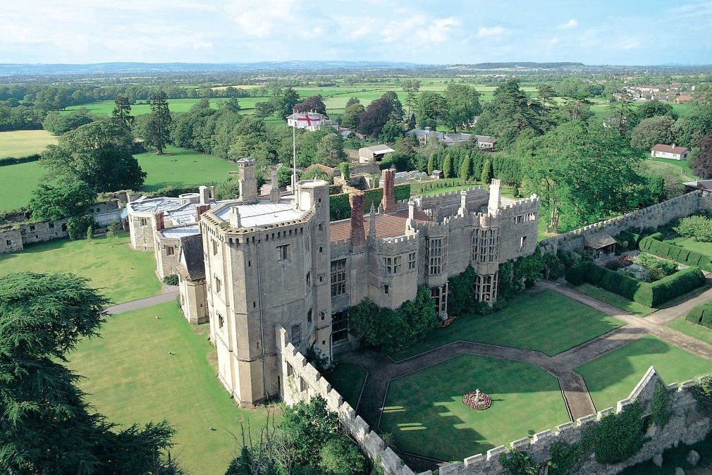 thornbury-castle-cotswolds-huddle