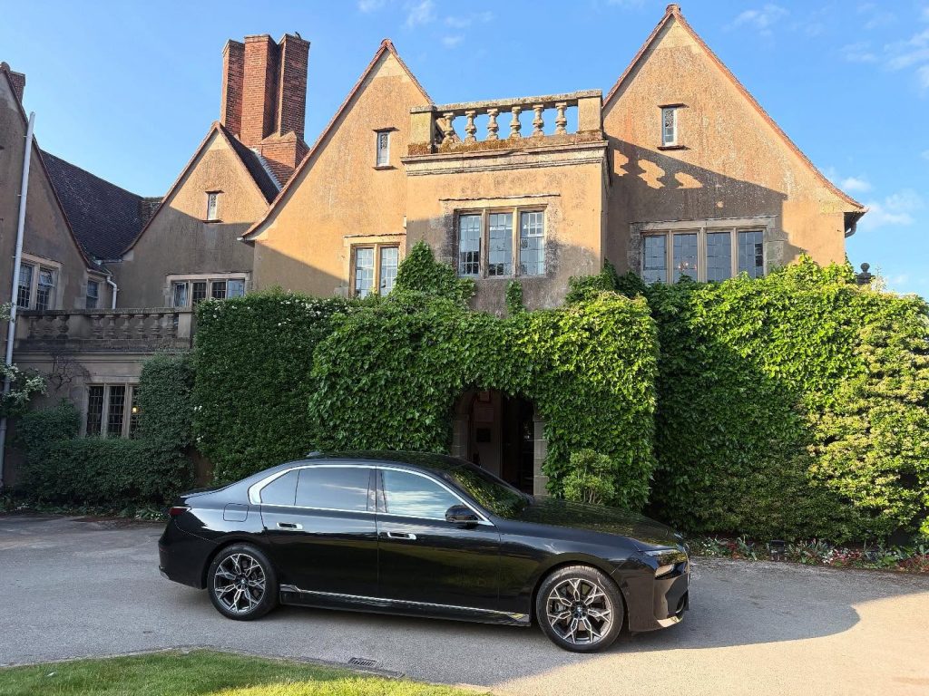prestige-chauffeurs-warwickshire-cotswolds-huddle (1)