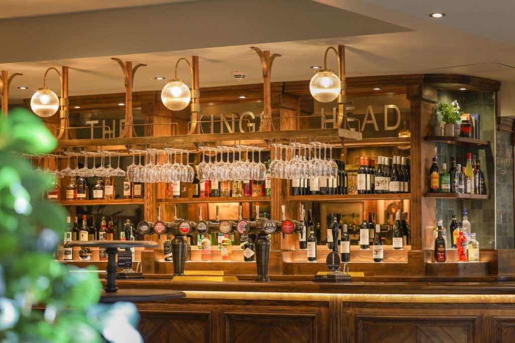 the-kings-head-cirencester-cotswolds-huddle (1)