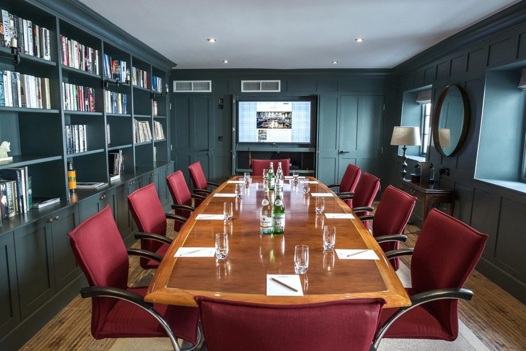 the-kings-head-cirencester-cotswolds-huddle (5)