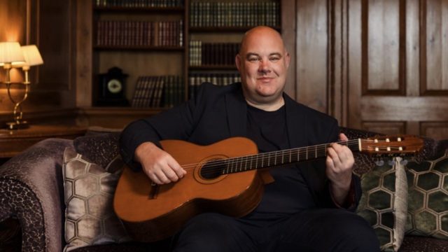 guitarist-stuart-toogood-cotswolds-huddle (3)