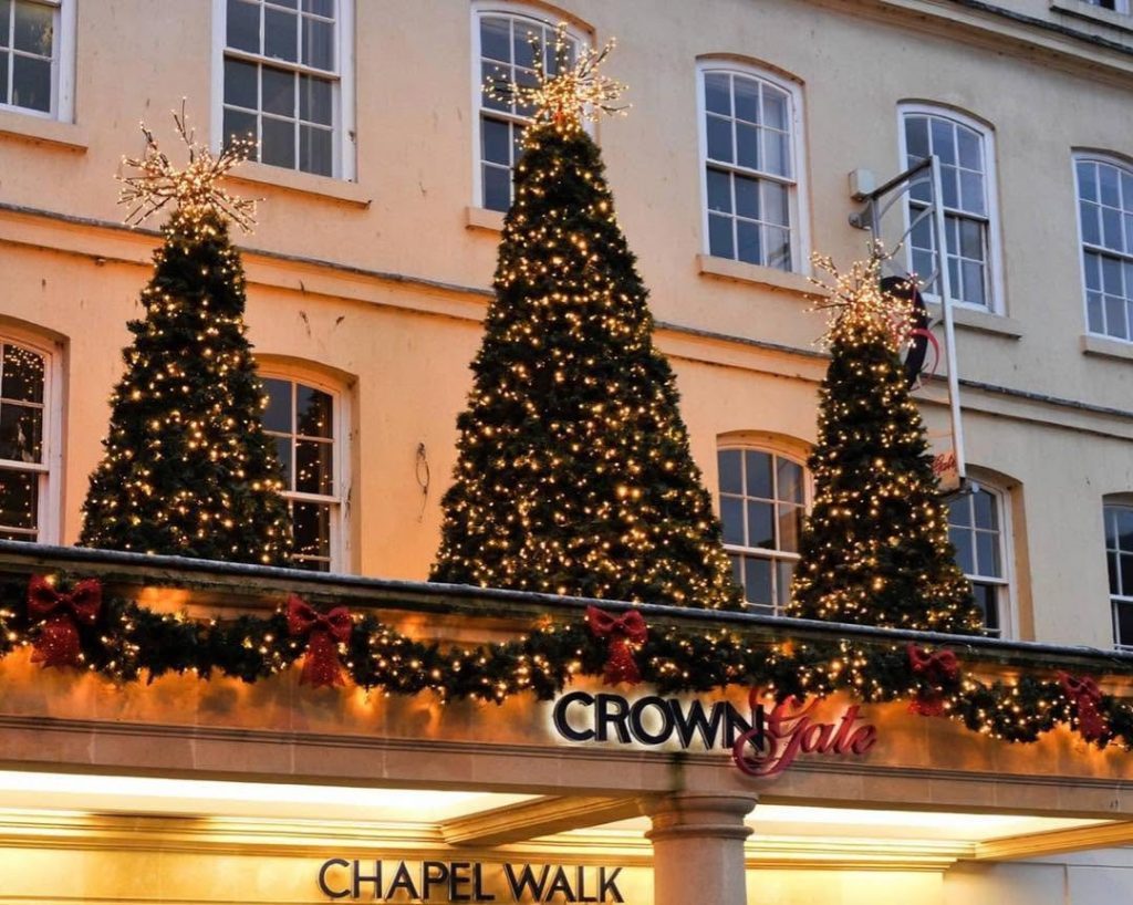 three-counties-christmas-decorators-cotswolds-huddle (2)