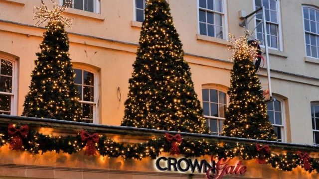 three-counties-christmas-decorators-cotswolds-huddle (2)