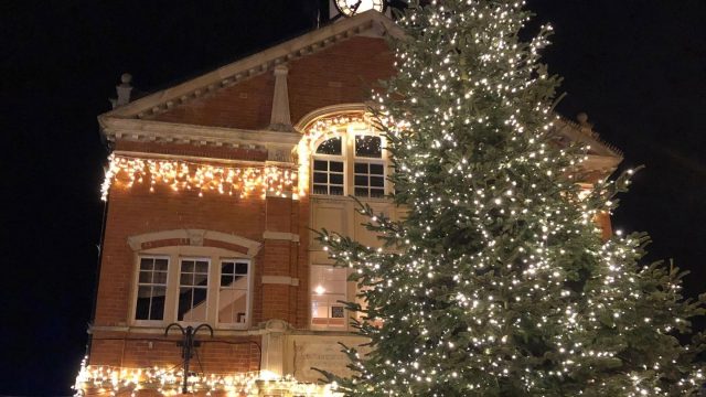 three-counties-christmas-decorators-cotswolds-huddle (21)