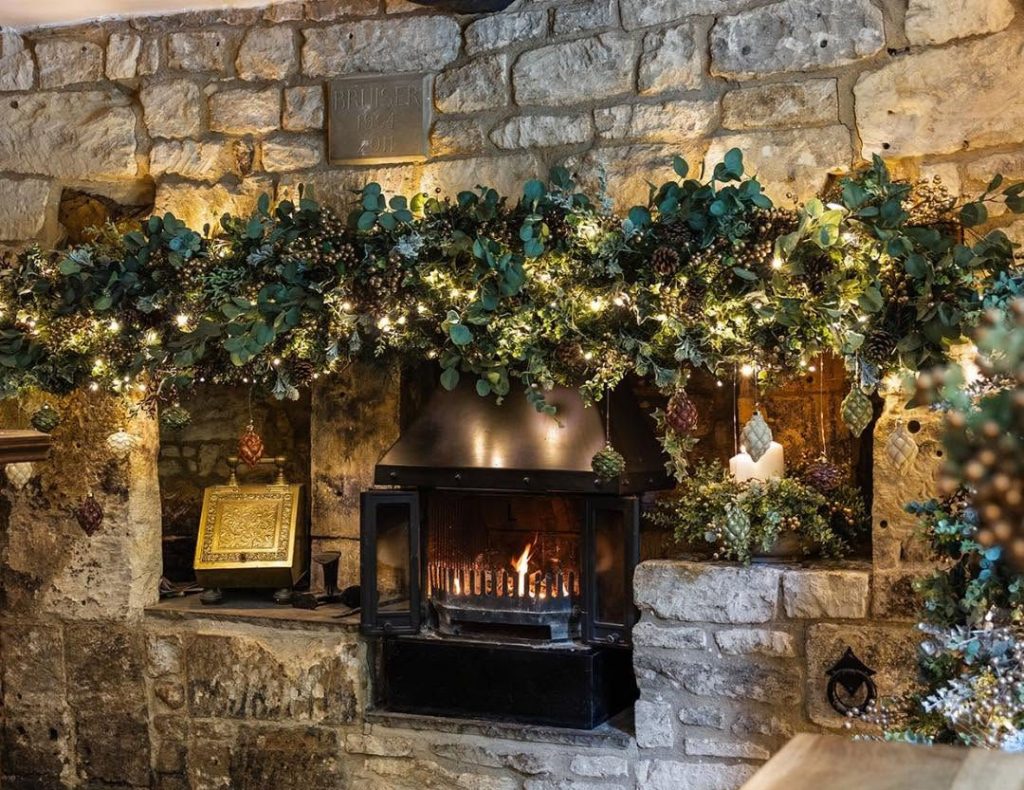 three-counties-christmas-decorators-cotswolds-huddle (7)