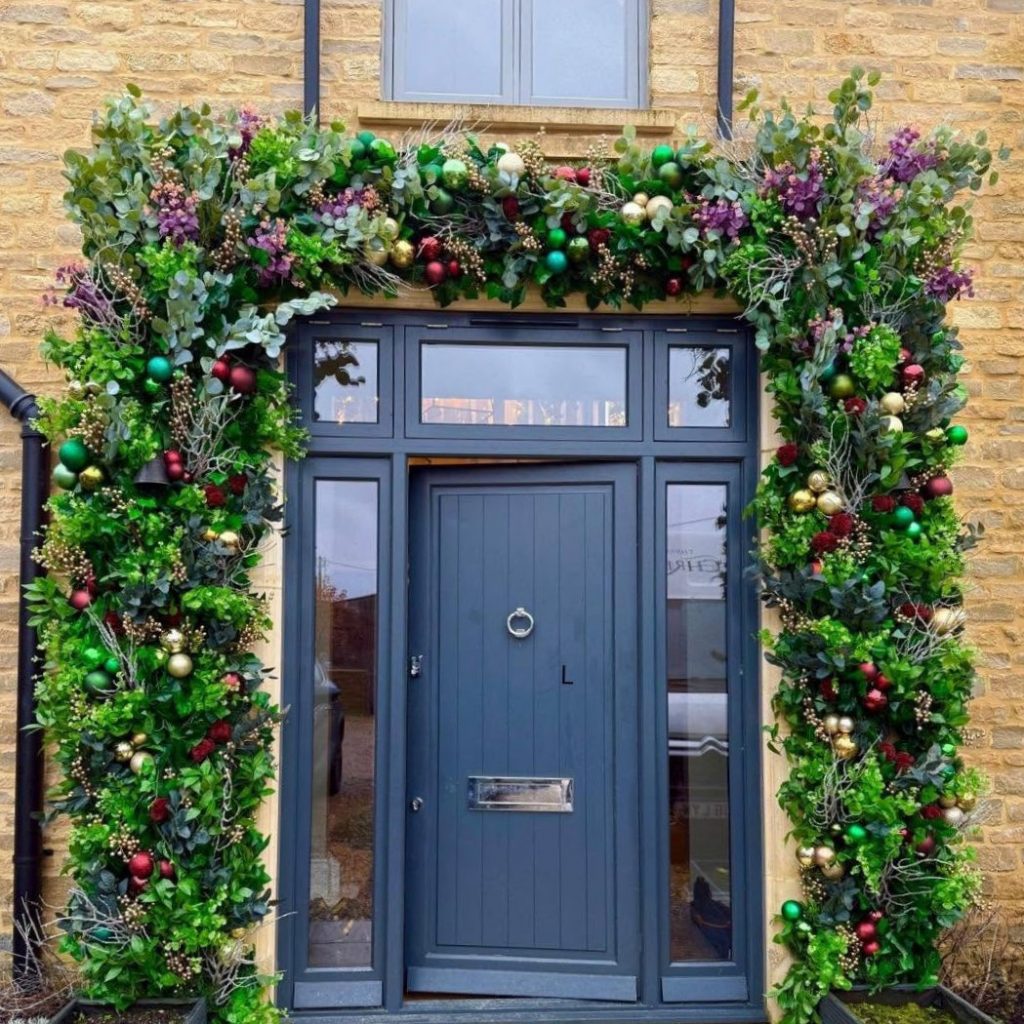 three-counties-christmas-decorators-cotswolds-huddle (8)